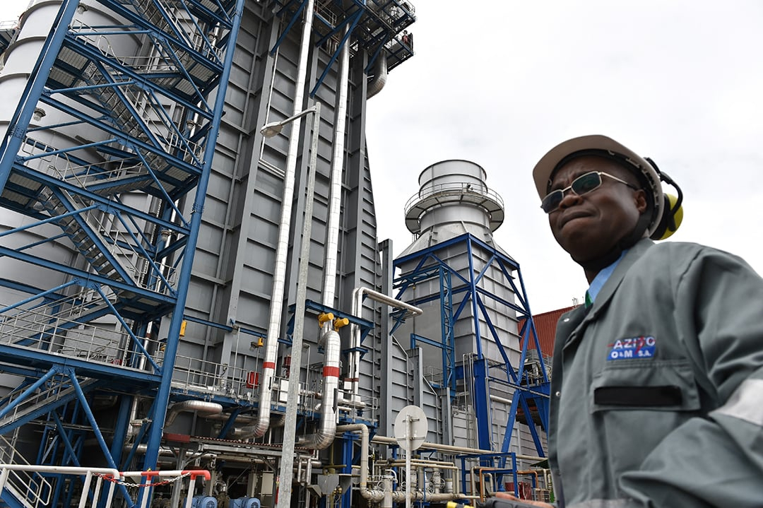 ICOAST-WEST-AFRICA-ENERGY Un ingénieur devant les turbines de la centrale thermique d’Azito, en septembre 2016.
© ISSOUF SANOGO/AFP