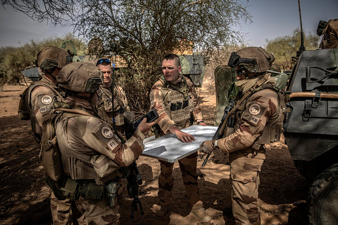 Militaires français, agissant dans le cadre de l'Opération Barkhane. Zone de Liptako-Gourma, dans le Nord-Est du Mali, en février 2020. © Finbarr O’Reilly/The New York Times