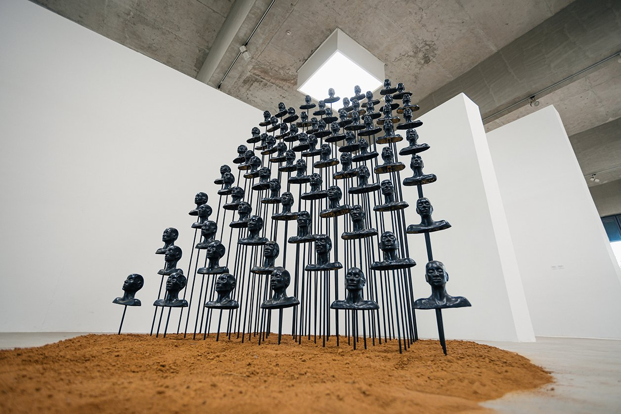 La sculpture "Ethiopian", de Carine Mansan, est exposée dans le cadre de "Memoria : récits d’une autre histoire". © Issam Zejly pour JA