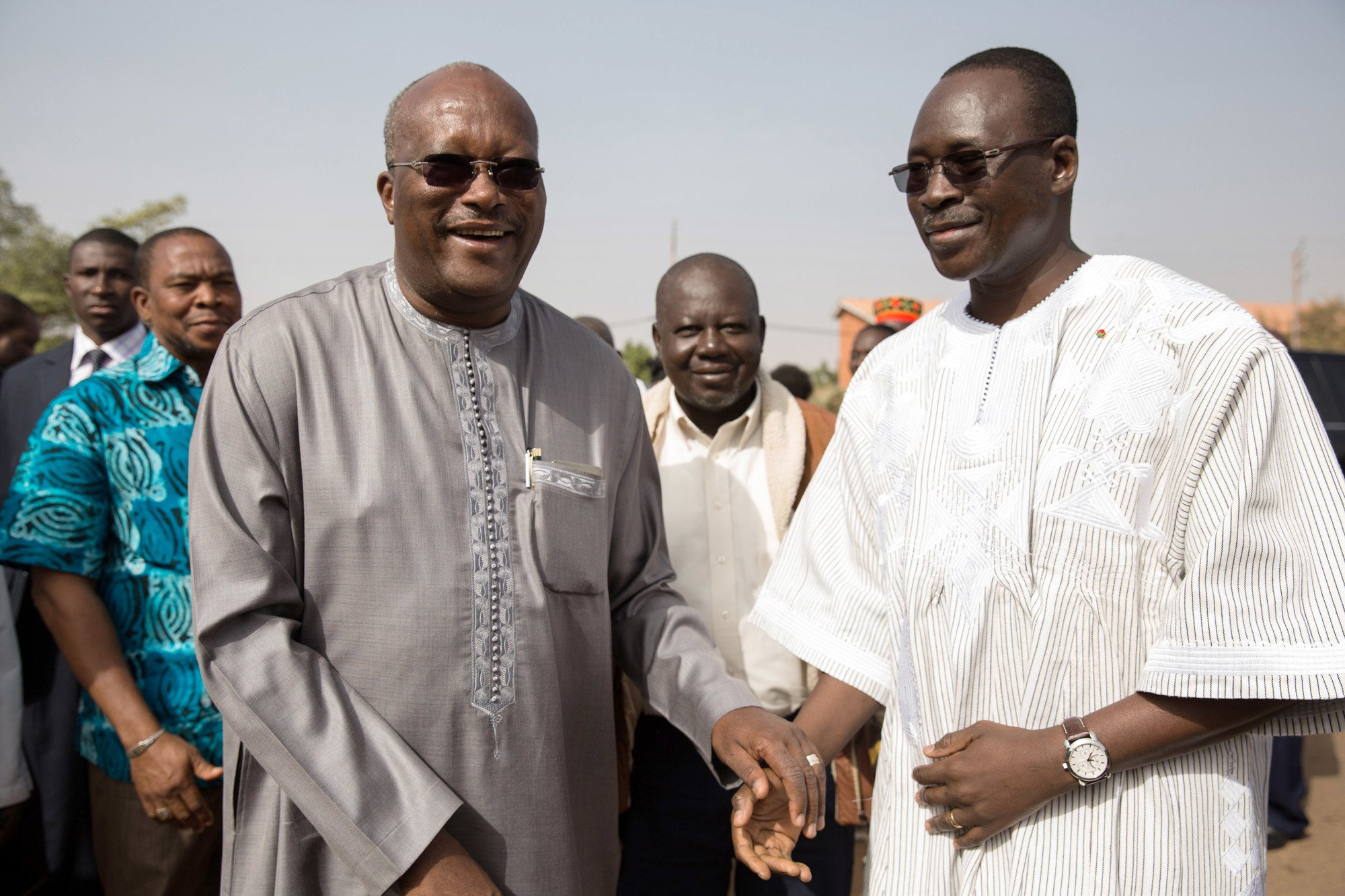 Avec le président Roch Marc Christian Kaboré, lors de l’inauguration de l’avenue Norbert-Zongo, à Ouagadougou, en décembre 2015. © Sophie Garcia/hanslucas.com