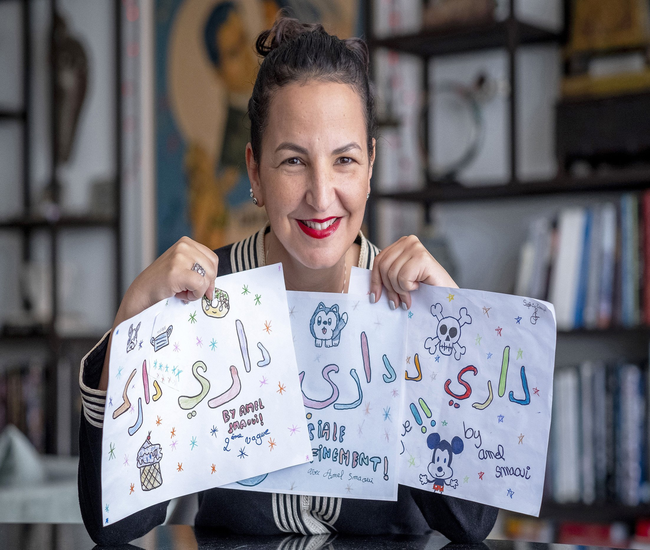 La Tunisienne Amel Smaoui anime "Dari Darek", sur YouTube. © Nicolas Fauqué