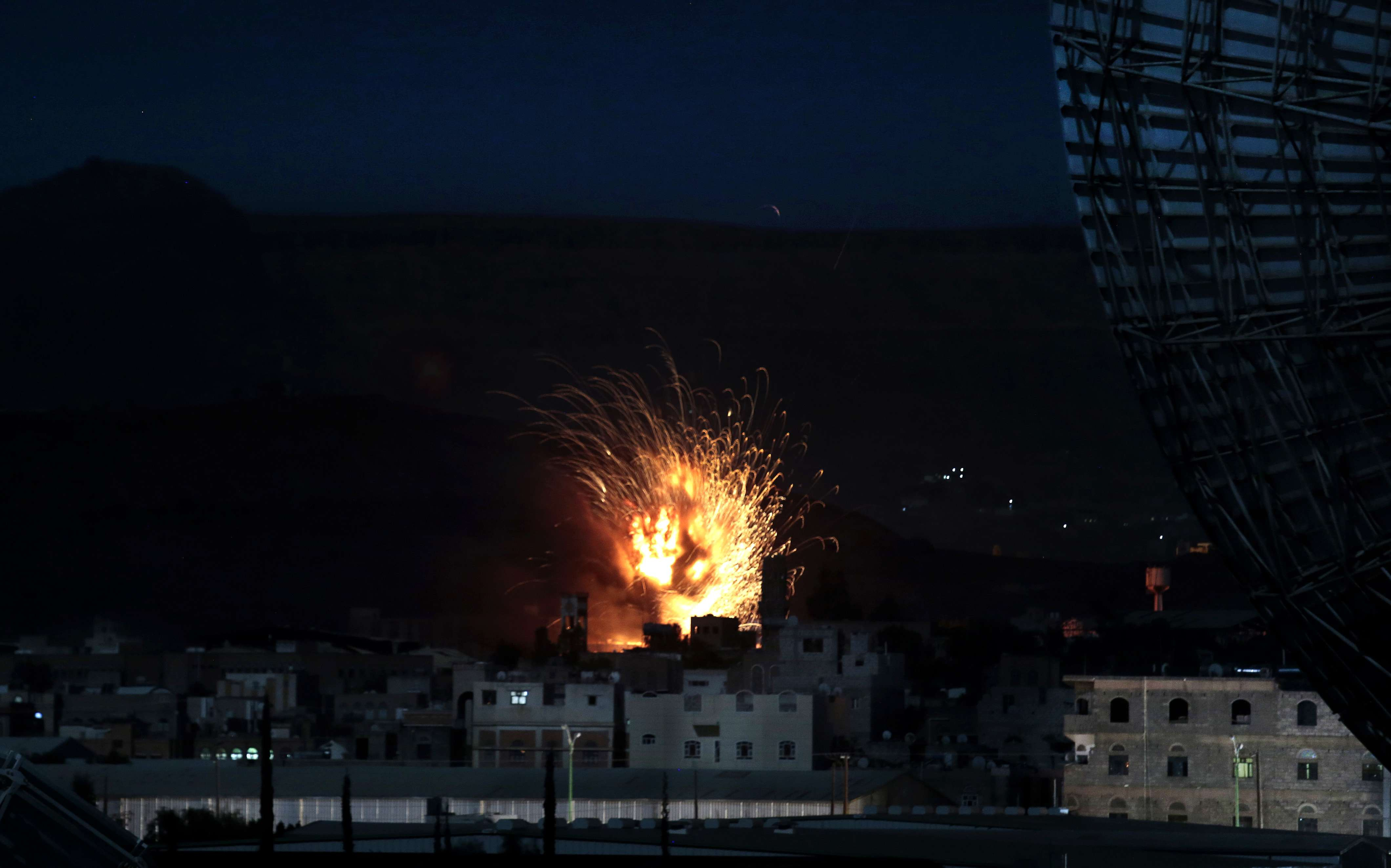 Un bombardement saoudien au Yémen, en janvier 2017 (image d'illustration). © Hani Mohammed/AP/SIPA