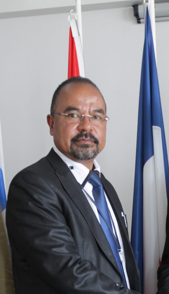 Ndranto Razakamanarina, President of the Alliance Voahary Gasy, on the left, and Andris PiebalgsVisit of Andris Piebalgs, Member of the EC, to MadagascarAndris Piebalgs, Member of the EC in charge of Development, travelled to Antananarivo to confirm the resumption of development cooperation with the country and launch the discussions on the programming of EU funding for the period 2014-2020. The visit contributed to mark the return to normality in the EU-Madagascar relations, following the end of the political crisis in the country.Andris Piebalgs launched the works to repair a national road in Morondava (the RN8) that was damaged by storms and cyclones. In the same region, he visited a health centre, a regional directorate of the national education system, and a small dam to improve agricultural development, all of which have received EU funding.Andris Piebalgs also visited another EU-funded project to provide food supplements for children between 6 and 24 months that are affected by malnutrition. 36,000 children benefitted from this project through a total of 36 nutrition centres. © EU/EU Delegation to Madagascar/Rajaonisaona Njaka