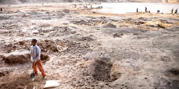 Selon l'Unicef, près de 40 000 enfants travaillaient dans les mines du Katanga, en RD Congo, en 2014. © Gwenn Dubourthoumieu