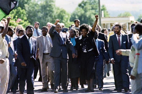 À la libération de Nelson Mandela, le 11 février 1990. © ALEXANDER JOE/AFP