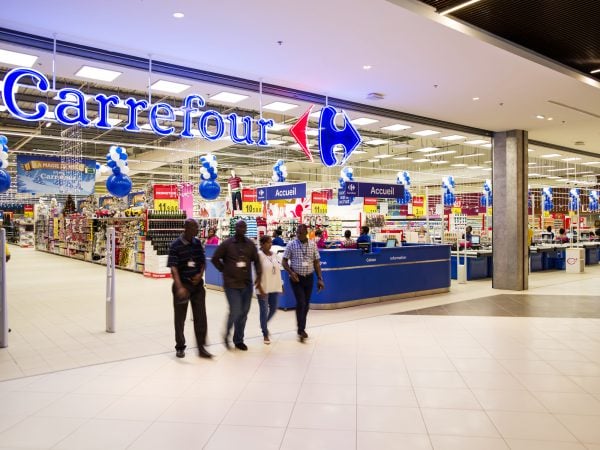 Le Carrefour d’Abidjan, au sein du centre commercial PlaYce Marcory, a embauché 500 salariés. © François-Xavier Gbré pour JA