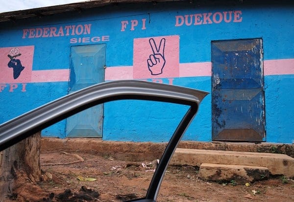 Le bureau du FPI du quartier Carrefour à Duékoué, en 2015. © Philippe Guionie/Myop POUR J.A.
