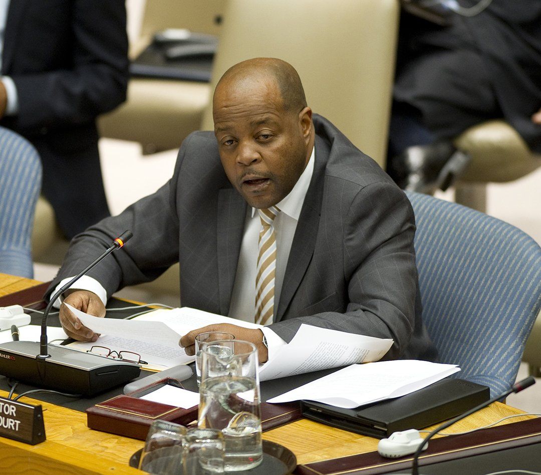 Phakiso Mochochoko, le directeur de la division de la compétence, de la complémentarité et de la coopération de la CPI, est également visé par les sanctions américaines. Ici, à l’ONU, le 17 octobre 2012. © Rick Bajornas/UN Photo