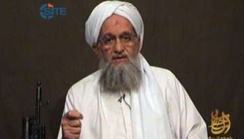 Capture d’écran du numéro deux d’Al-Qaida, Ayman al-Zawahiri, le 15 avril 2011.