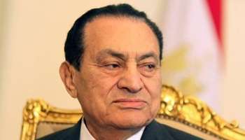 Hosni Moubarak est pour le moment en détention préventive à l’hôpital de Charm el-Cheikh.