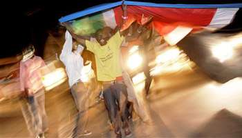 Des Sud-Soudanais fêtent l’indépendance de leur pays.