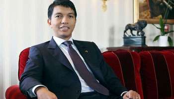 Andry Rajoelina a choisi Omer Beriziky pour diriger le gouvernement de transition de Madagascar.