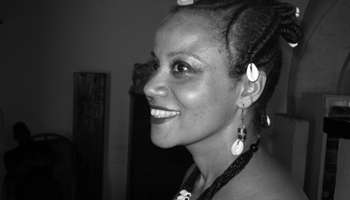 L'artiste Eva Doumbia.