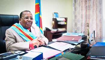 Antoine Gabriel Kyungu, dans son bureau, à Lubumbashi.