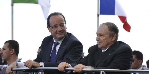 François Hollande et Abdelaziz Bouteflika à Alger, le 19 décembre 2012.