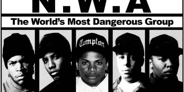 En 1988, la presse qualifie N.W.A de « groupe le plus dangereux du monde ».
