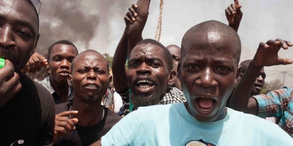 Des manifestants anti-putschistes à Ouagadougou, le 17 septembre