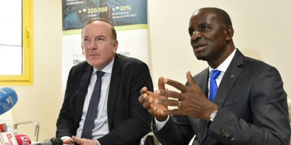 Pierre Gattaz, ex-président du Medef, et Jean-Baptiste Kacou Diagou, président du patronat ivoirien, le 26 avril 2016 à Abidjan.