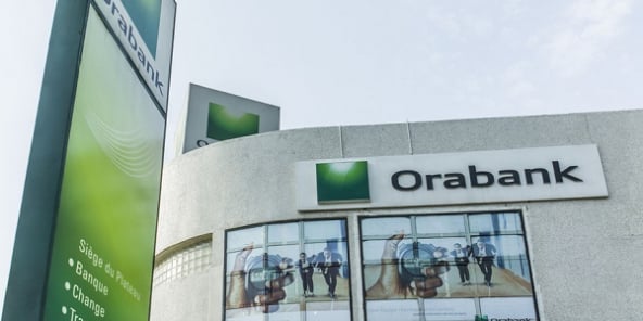 Façade d’une agence de la banque Orabank à Abidjan, en Côte d’Ivoire, en mars 2016.