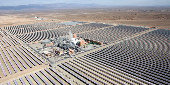 Vue aérienne de la centrale Noor I, près de Ouarzazate (Maroc)