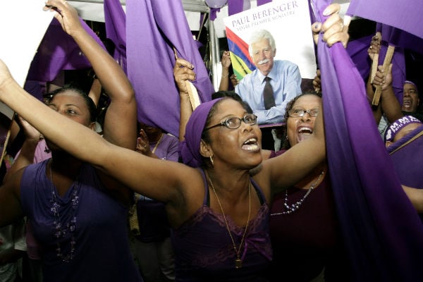 des partisans de Paul Berenger, à Port Louis en 2010, lors de la campagne électorale. © REUTERS/Ally Soobye