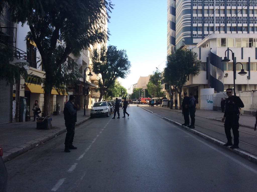 L’avenue Habib Bourguiba bloquée après l'attentat-suicide du 29 octobre.