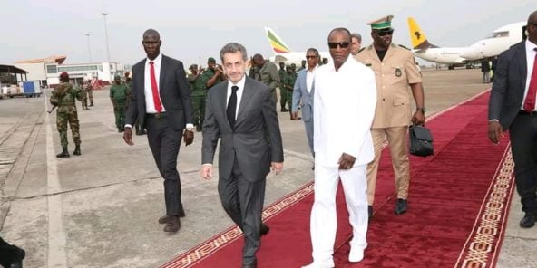 Nicolas Sarkozy et Alpha Condé, le 21 février à Conakry.