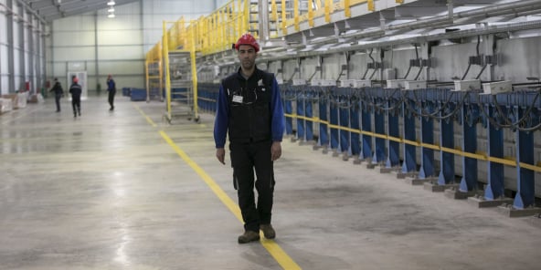 Usine de verre plat de Mediterranean Float Glass (MFG), filiale du groupe Cevital, à Larbaa.
