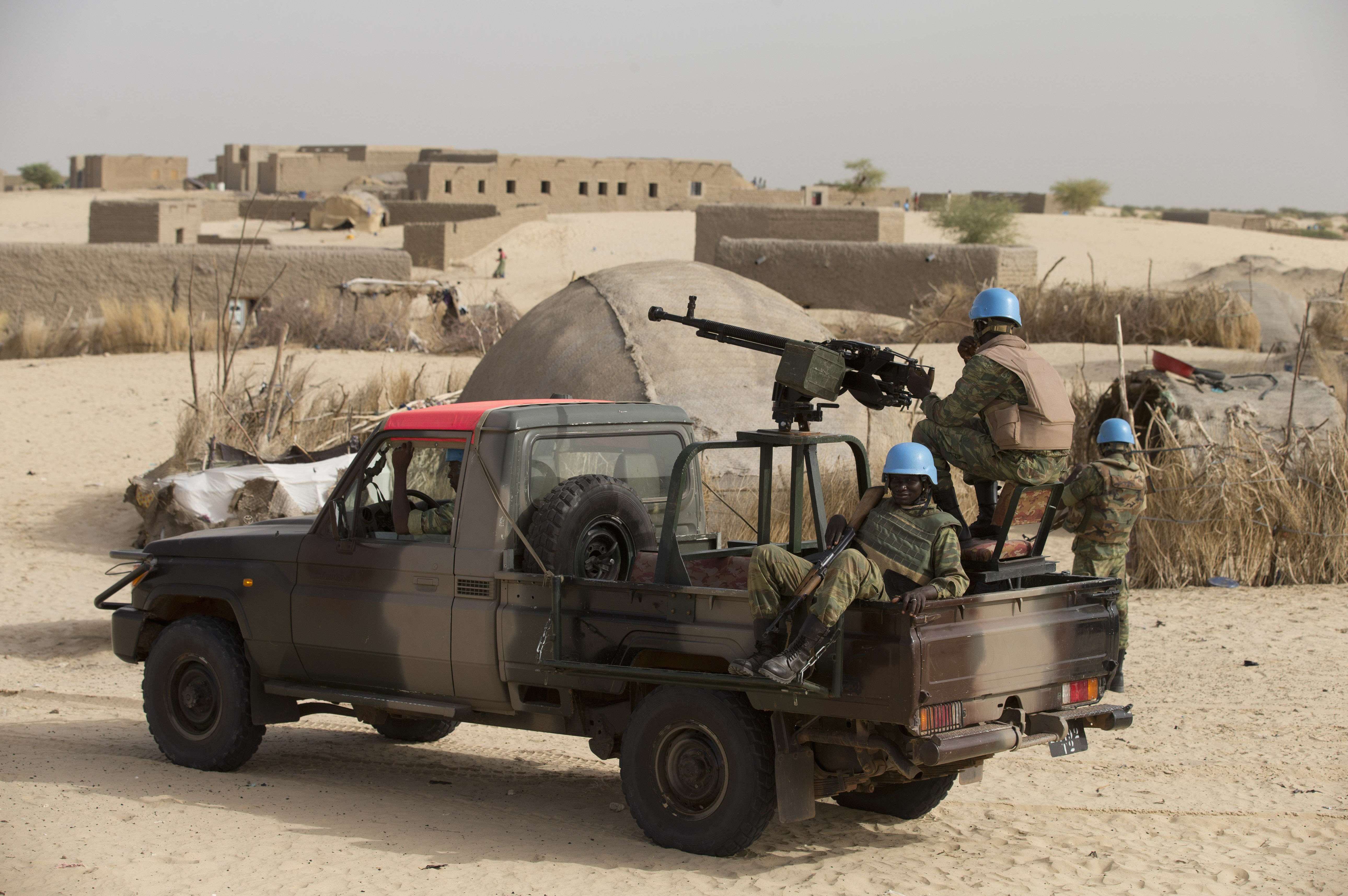 Des casques bleus du Burkina aux abords de Tombouctou, en juillet 2013 (photo d'illustration).