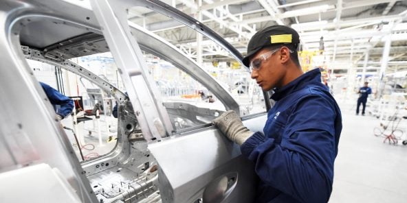 L’usine emploie 1244 salariés et s’apprête à en recruter 300 autres.