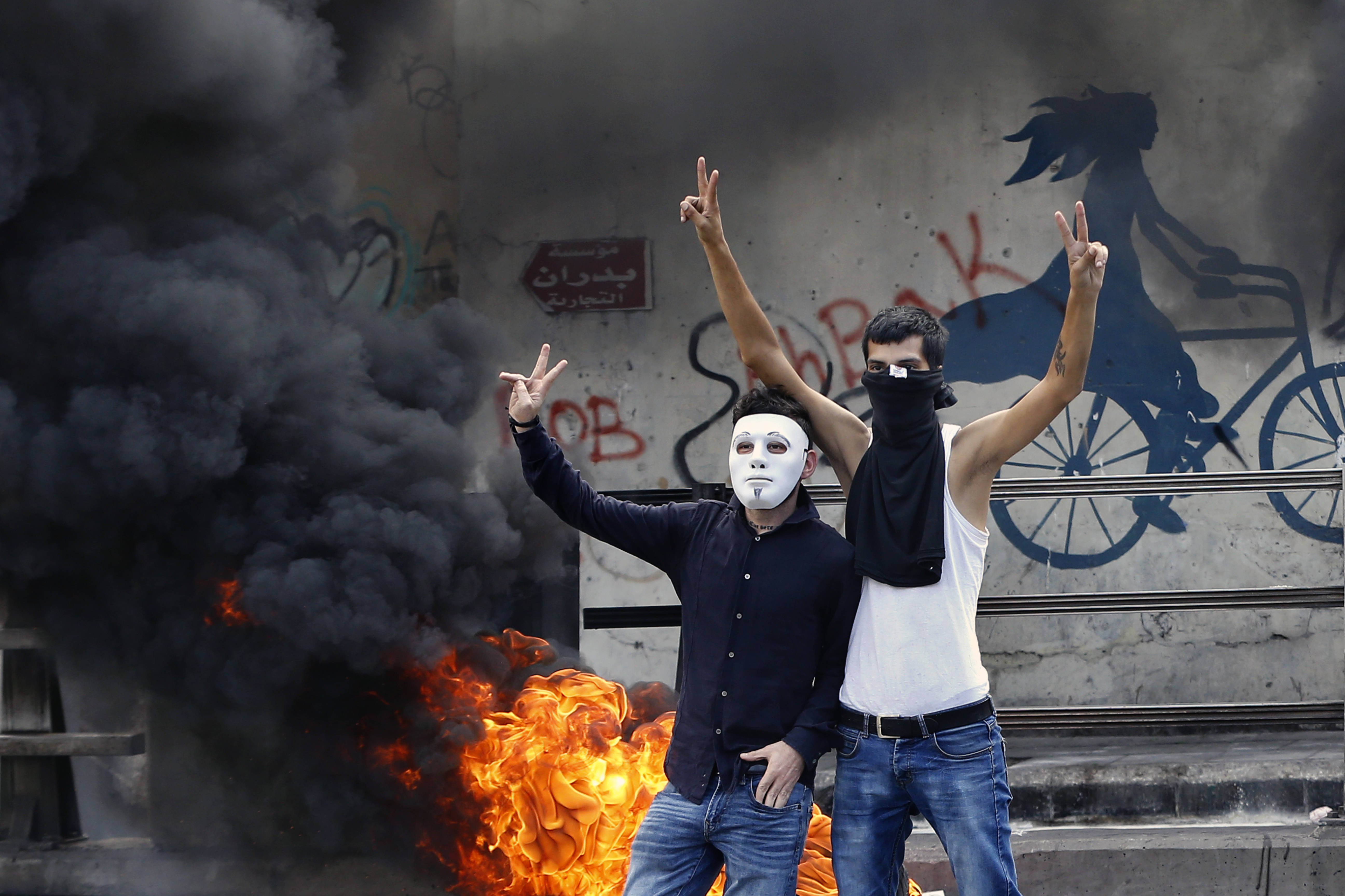 Des manifestants à Beyrouth, le 29 septembre 2019, pour protester contre la crise économique au Liban.