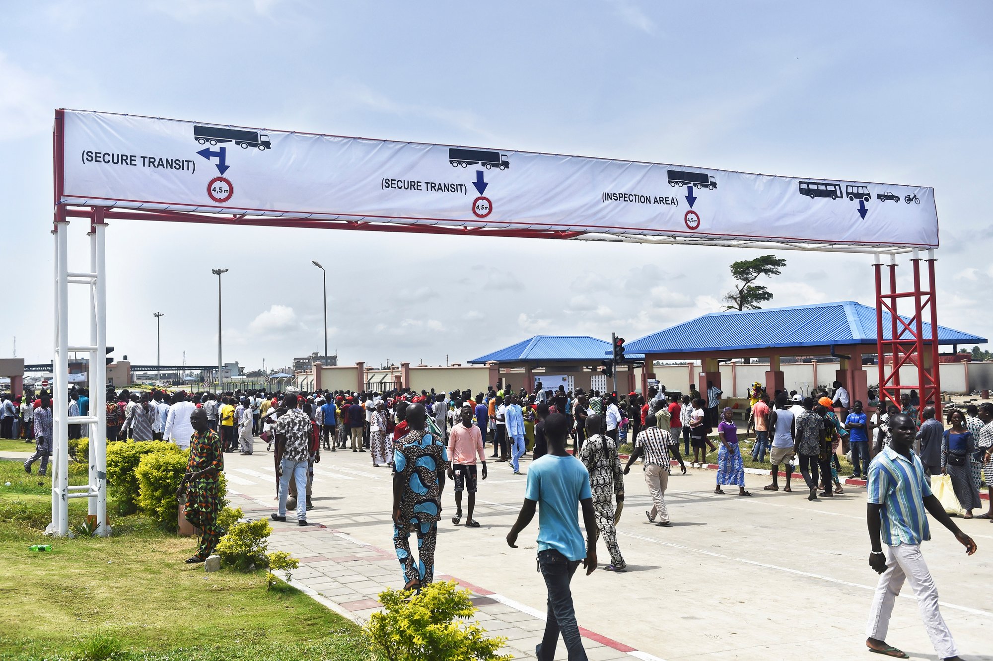 Le poste-frontière de Sèmè-Kraké, entre le Bénin et le Nigeria, le jour de son inauguration, le 23 octobre 2018.