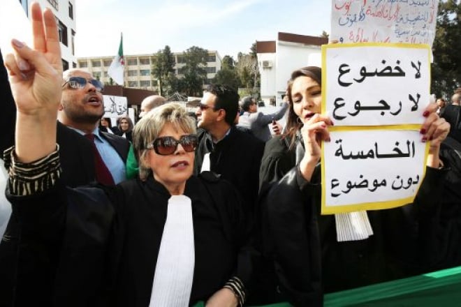 Algérie : la fronde des robes noires