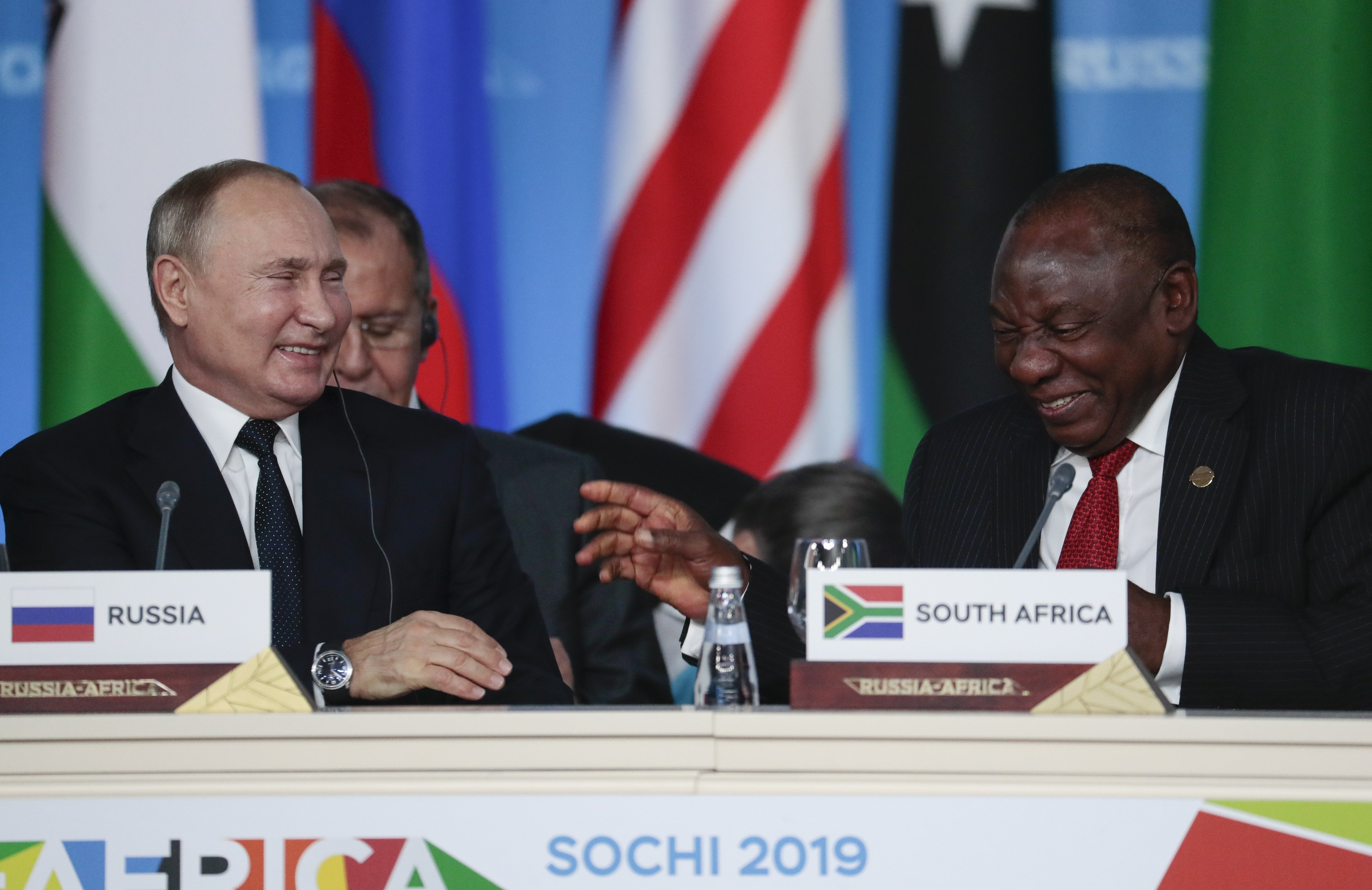 Vladimir Poutine et le président sud-africain Cyril Ramaphosa, le 24 octobre 2019. © Sergei Chirikov/AP/SIPA