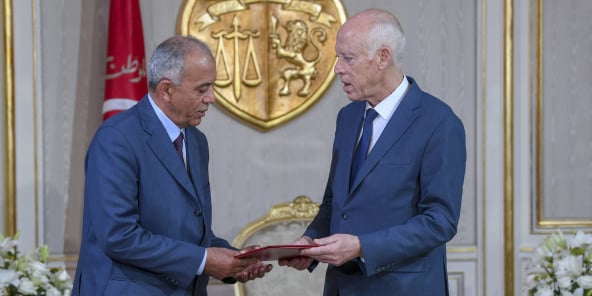 Le président Kaïs Saïed (à droite) recevant le Premier ministre Habib Jemli, le 15 novembre à Tunis (image d’illustration).