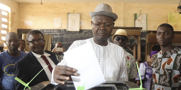 Agbéyomé Kodjo, le 22 février 2020, lors de l'élection présidentielle, à Lomé au Togo