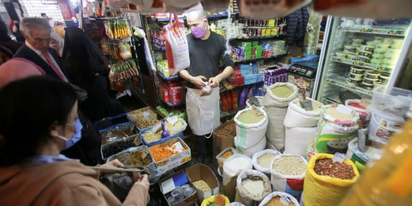 Dans un commerce alimentaire d’Alger, en avril 2020.