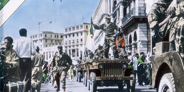 Parade du FLN à Alger, en juillet 1962