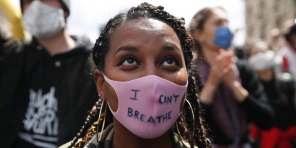 Lors d’une manifestation contre les violences policières à Paris, le 6 juin 2020.