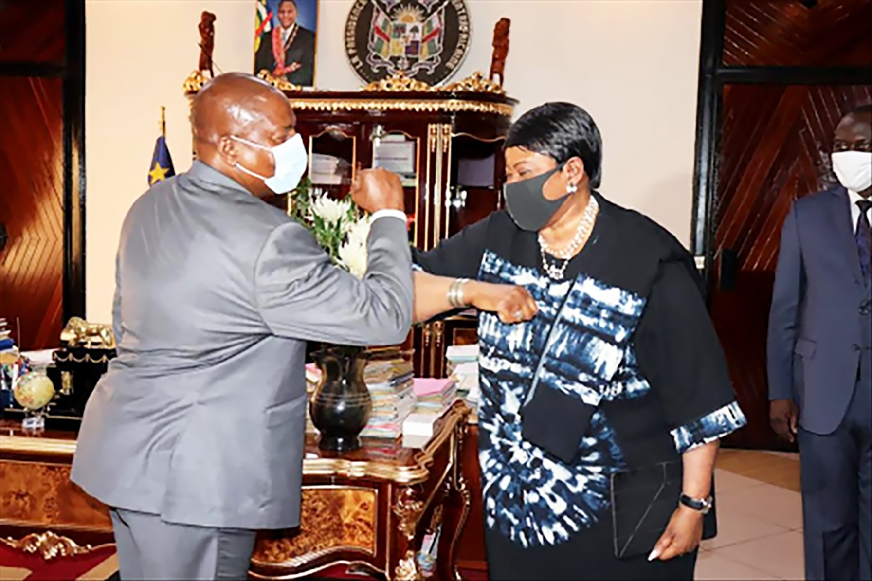 Avec le président centrafricain Faustin-Archange Touadéra, à Bangui, le 29 septembre.