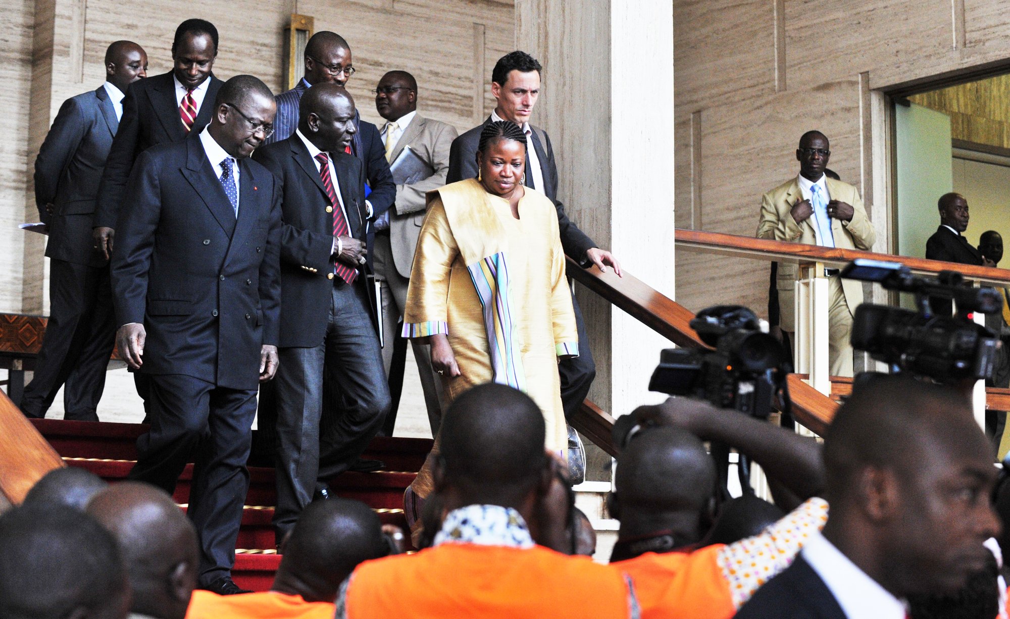 Une délégation de la CPI sortant du palais présidentiel ivoirien, le 28 juin 2011.