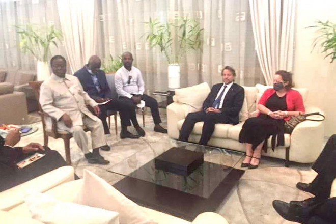 Présidentielle en Côte d'Ivoire : au coeur des pressions diplomatiques sur Henri Konan Bédié