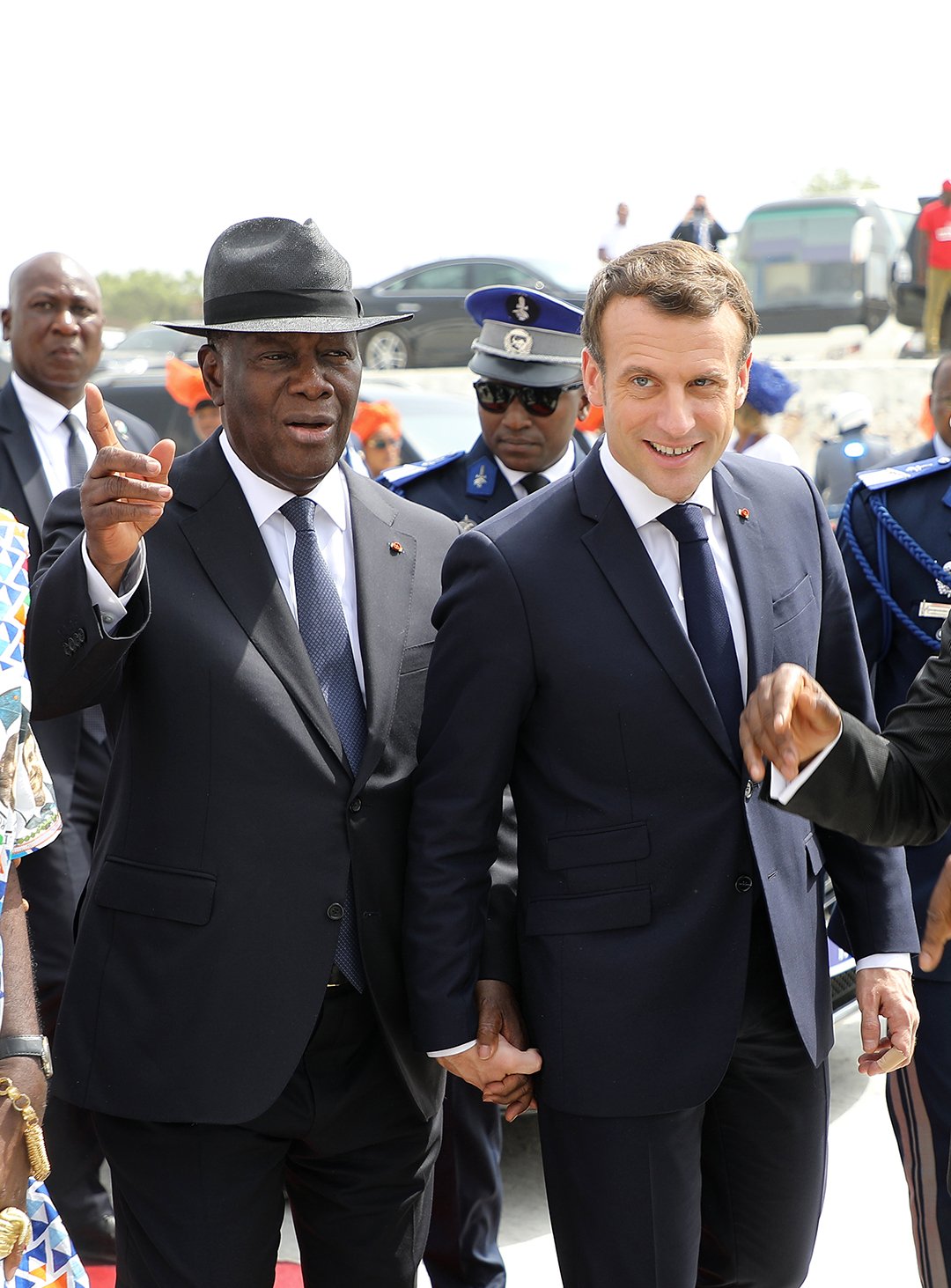 Emmanuel Macron et Alassane Ouattara sur le marché de Bouaké, le 22 décembre 2019.