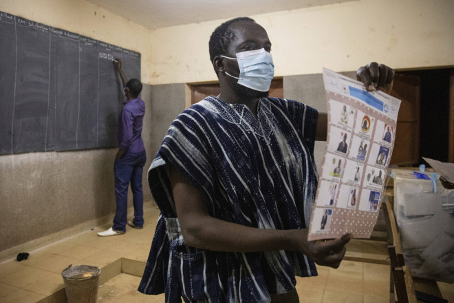 Présidentielle au Burkina : impatience et crispations en attendant les résultats