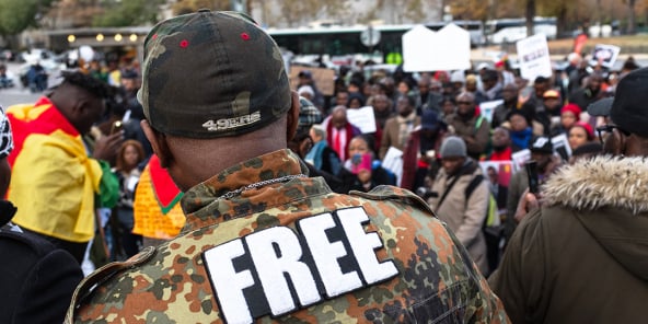 Manifestation des opposants au président camerounais Paul Biya à Paris, en octobre 2018.