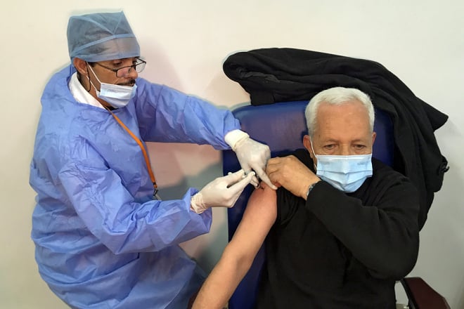 Algérie - Covid-19 : début de vaccination sur fond de polémique