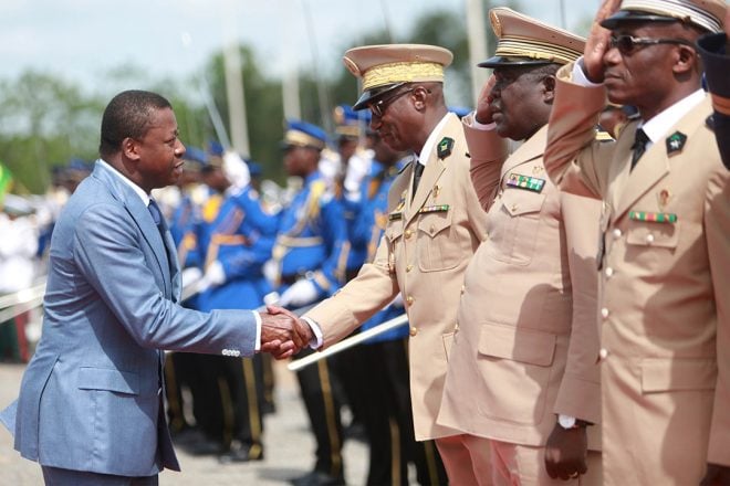 Togo : comment Faure Gnassingbé veut réconcilier l'armée et la population