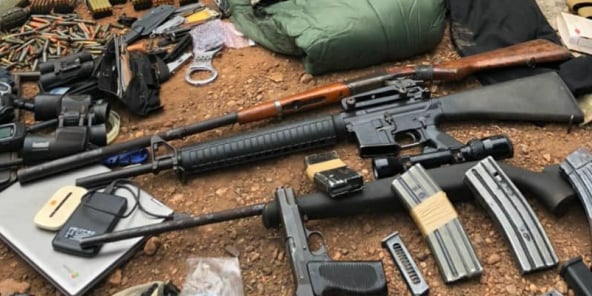 Le Français Juan Rémy Quignolot a été arrêté à Bangui le 10 mai 2021, en possession de nombreuses armes et munitions.