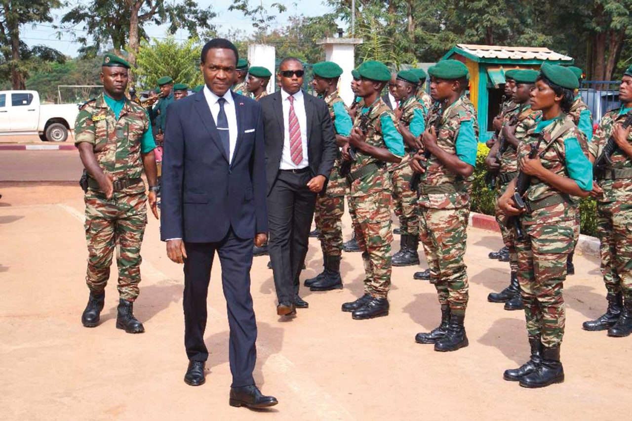 Le ministre camerounais de la Défense, Joseph Beti Assomo, dans la région de Maroua, le 28 juillet 2021. © Le Journal du Cameroun